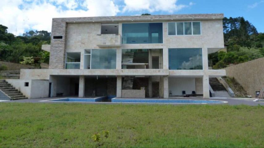 CASA EN VENTA EN LA LAGUNITA COUNTRY CLUB 